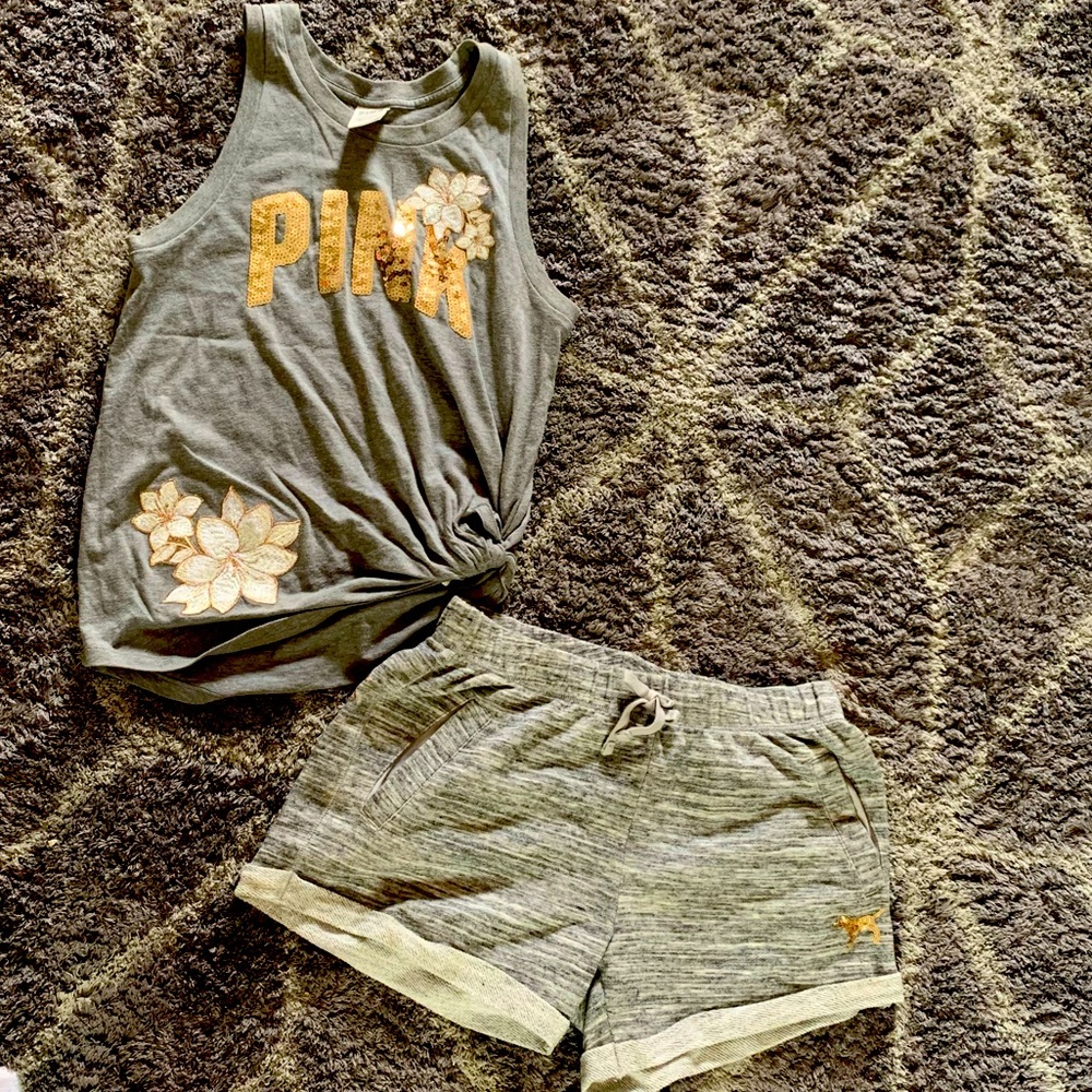 PINK VS HTF floral short and tank set 💕